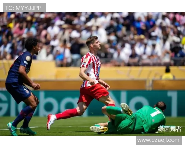 足球巨星愤怒瞬间集锦：从怒骂裁判到摔门而出，球场上的激情碰撞