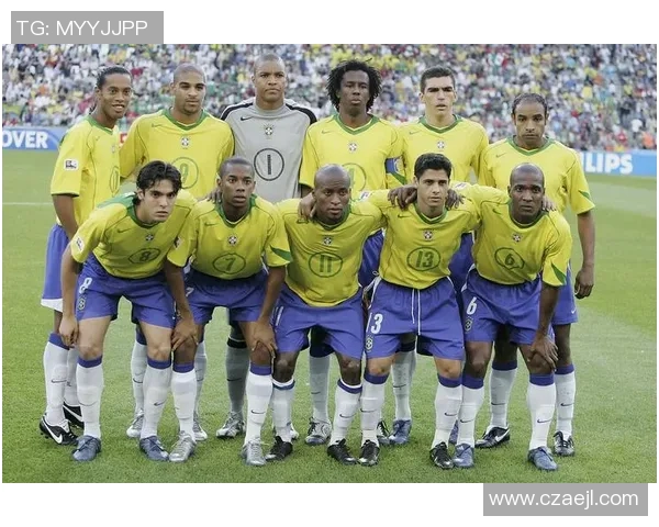 足球球星英文名字及其精彩瞬间照片呈现,见证传奇球员的非凡魅力 足球球星英文名字及其精彩瞬间照片呈现,见证传奇球员的非凡魅力